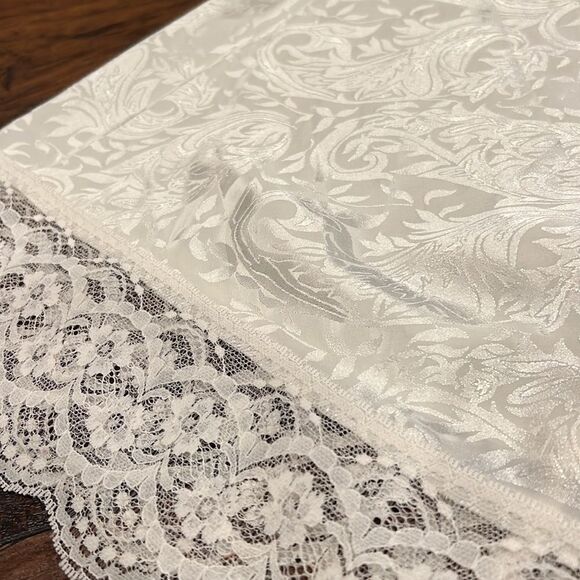 VTG Deena Cottagecore Silky Lace 2 pc set size M lace detail on both pieces EUC - Picture 4 of 14